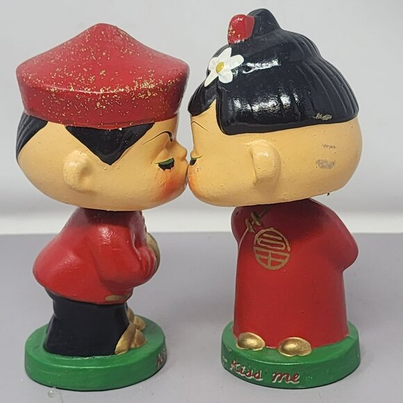 Vintage Magnetic Kissing Couple Figurines Hand-Painted‎ Retro Bobble Head - Picture 5 of 10